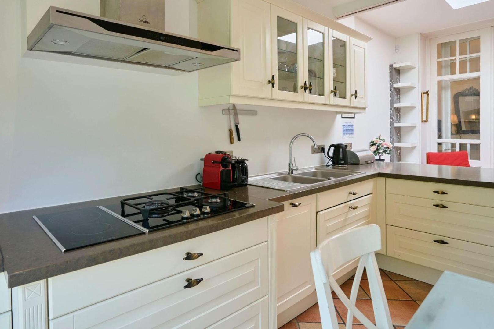 Апартаменты Beautiful 1900 House Full Equipped, 4Bdrm+ Garden! Ламберсар Экстерьер фото